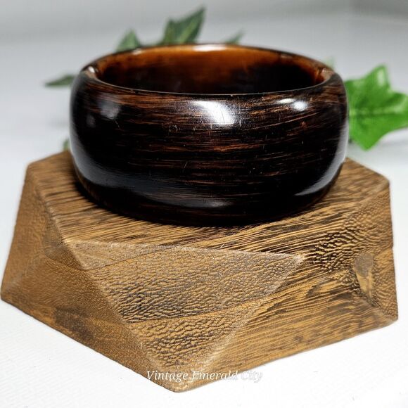 Rustic Radiance Hinged Cuff Bracelet Plastic Brown & Amber Magnetic Clasp Bangle - Picture 6 of 14